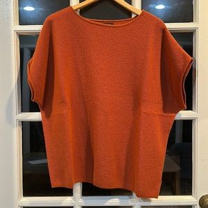 Tahari 100% cashmere short sleeve sweater.